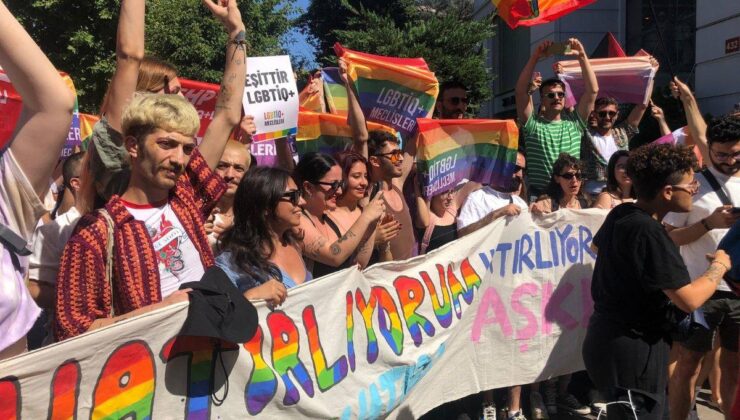 Yasaklara Rağmen 22. İstanbul Onur Yürüyüşü Gerçekleşti