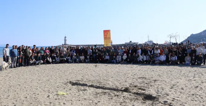 ALBÜS Gönüllüleri Alanya Sahillerini Temizledi: 87 Torba Atık Toplandı!