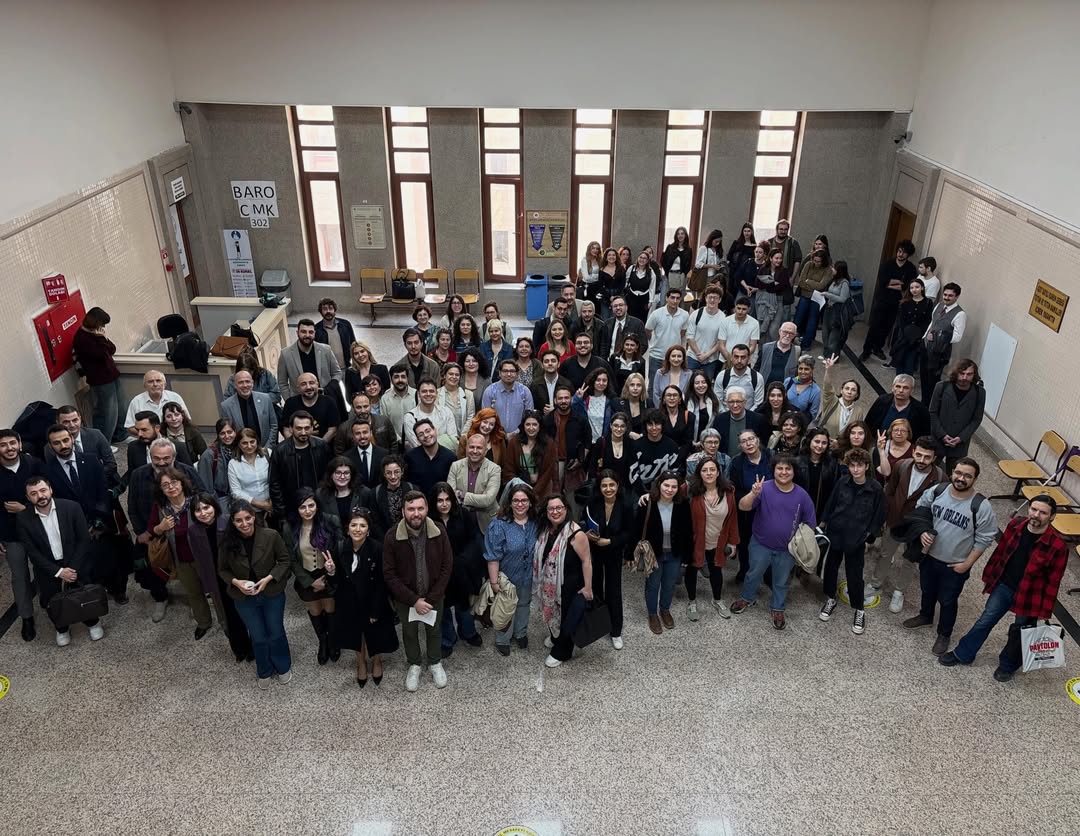 Genç LGBTİ+ Davasının İlk Duruşması Görüldü: Dava 14 Ekim’e Ertelendi