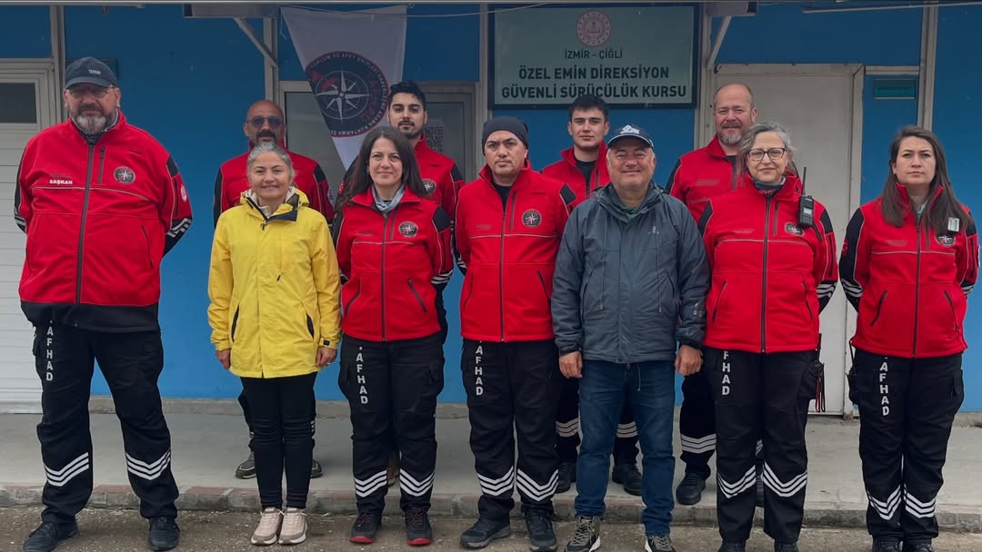 İzmir TAFHAD Ekibine Türkiye’de Bir İlk Olan İleri Sürüş Eğitimi Verildi