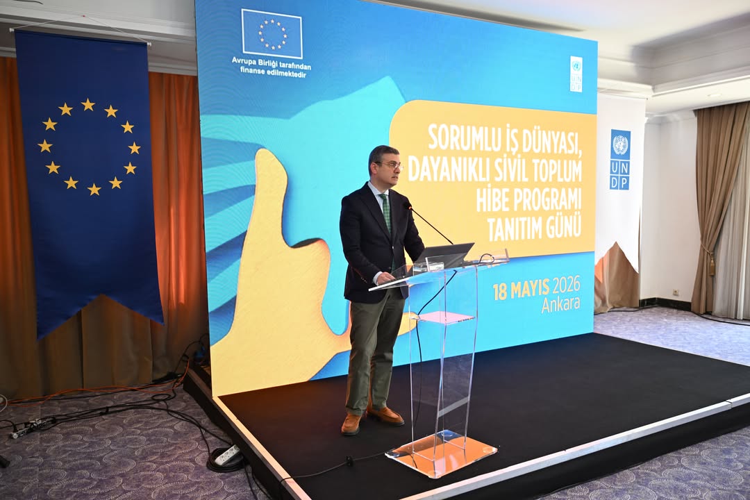 STK’lara Yönelik İş Dünyası ve İnsan Hakları Hibe Programı Tanıtıldı 2 🤝 is dunyasi ve insan haklari hibe programi tanitim toplantisinda sivil toplum kuruluslariyla b